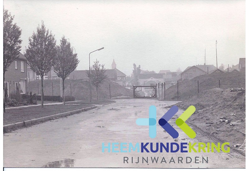 Lobith 04-1974 Bouw tunnel -Transeedijk-Komstraat (10)